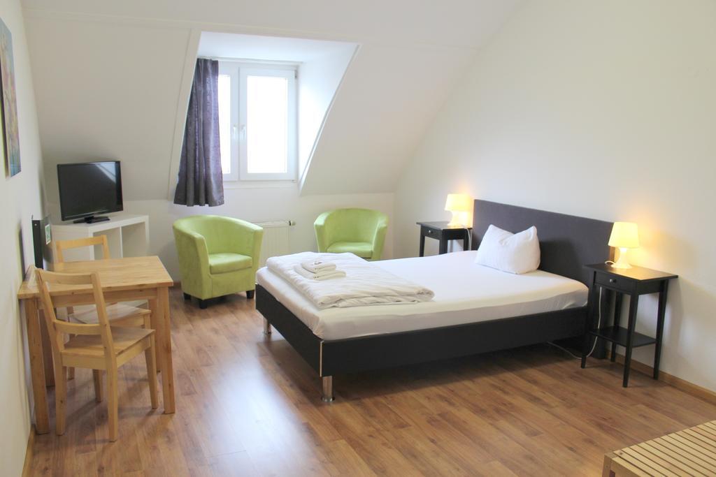 Stayinn Hostel Und Gaestehaus Freiburg im Breisgau Rum bild